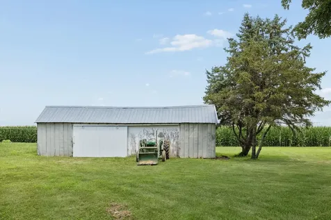 6070 Garden Plain Road Fulton IL 61252
