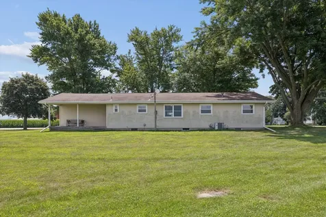 6070 Garden Plain Road Fulton IL 61252