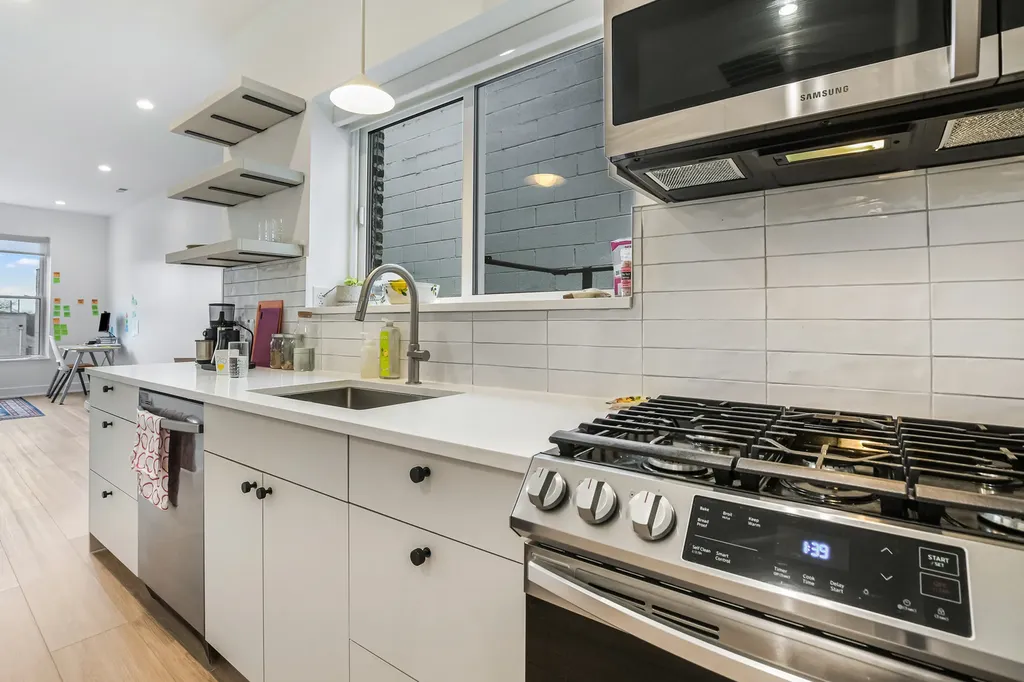 1421 West Chicago Avenue Chicago IL 60642