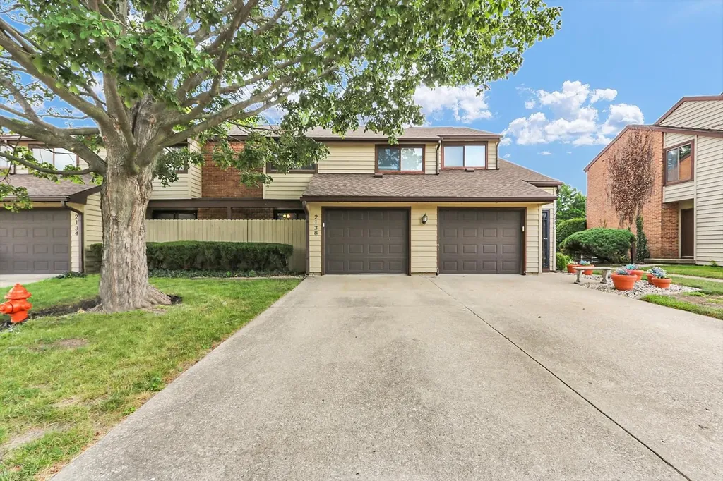 2138 Harbortown Circle Champaign IL 61821