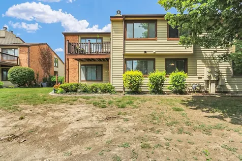 2138 Harbortown Circle Champaign IL 61821
