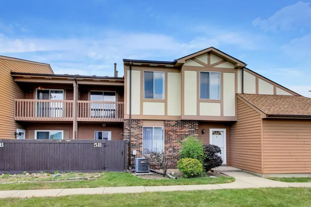 5B Fernwood Drive Bolingbrook IL 60440