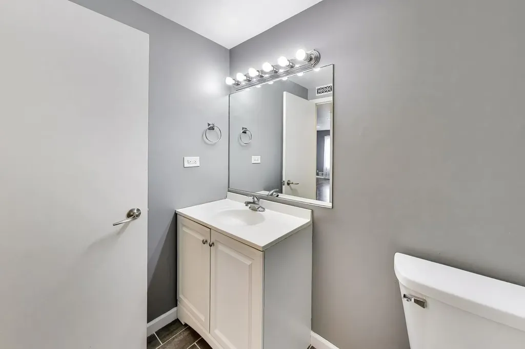 5B Fernwood Drive Bolingbrook IL 60440