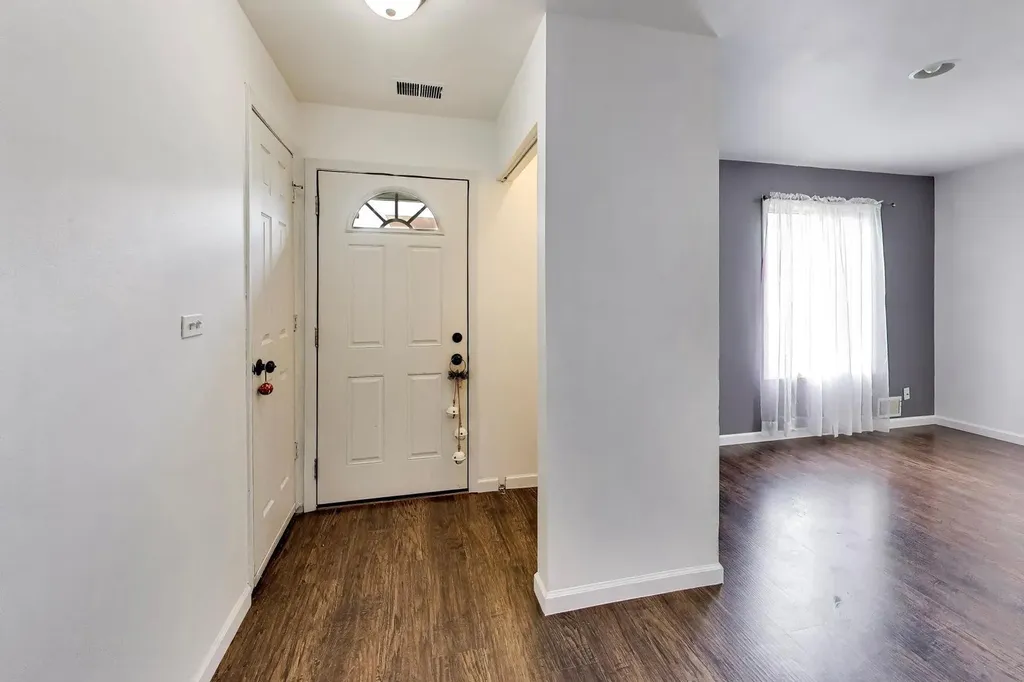 5B Fernwood Drive Bolingbrook IL 60440