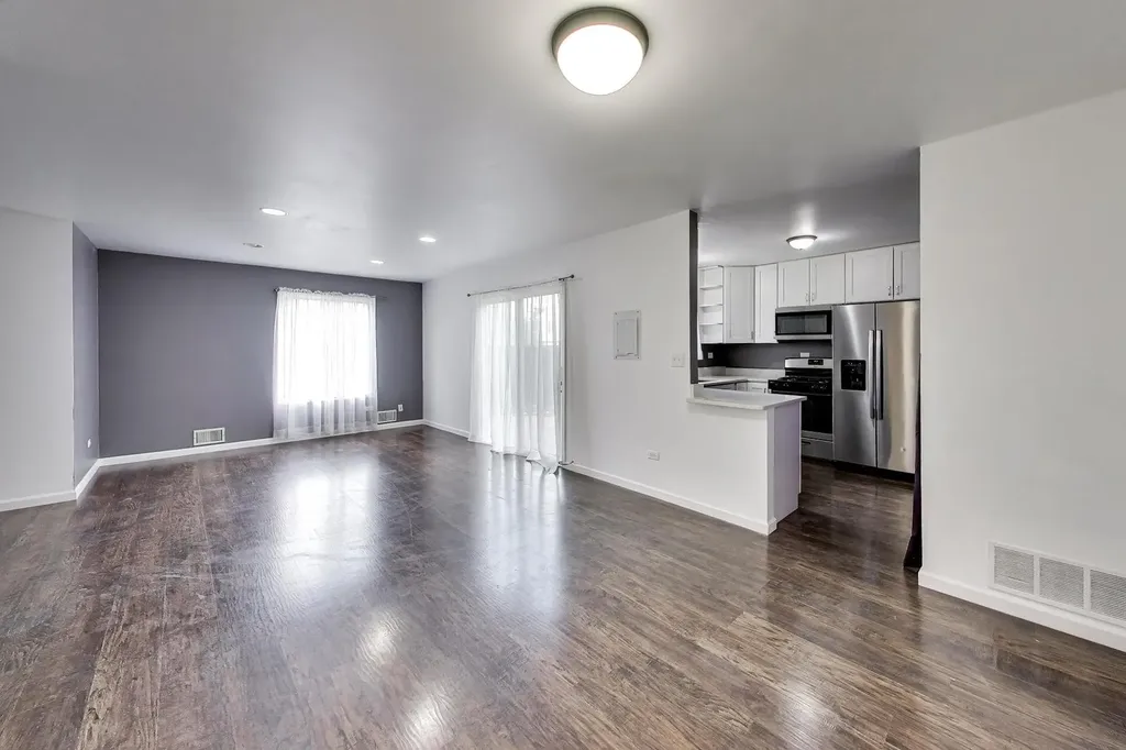 5B Fernwood Drive Bolingbrook IL 60440