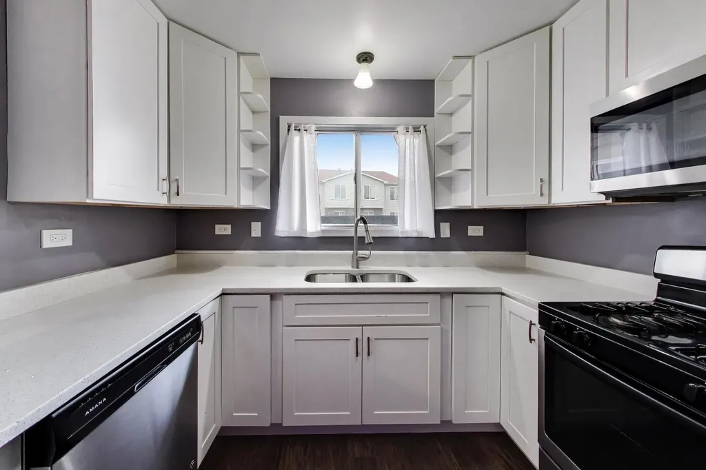 5B Fernwood Drive Bolingbrook IL 60440