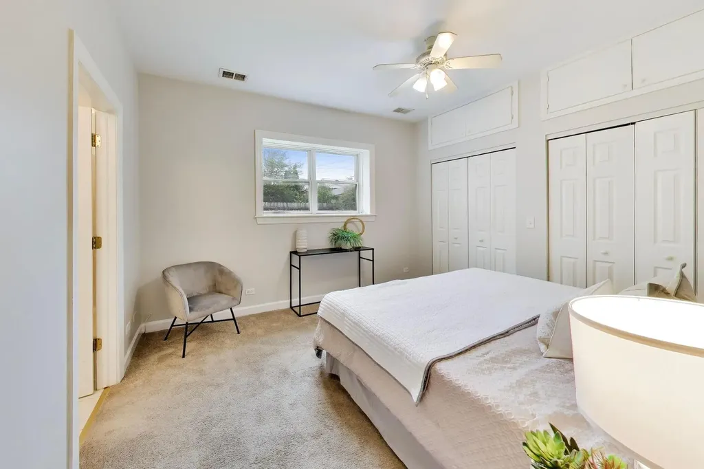 2927 North Gresham Avenue Chicago IL 60618