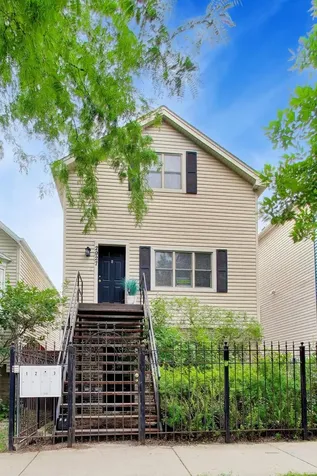 2927 North Gresham Avenue Chicago IL 60618