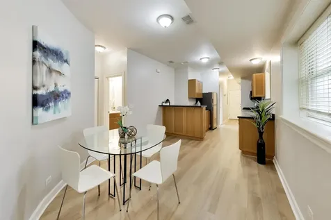 2927 North Gresham Avenue Chicago IL 60618