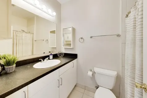 2927 North Gresham Avenue Chicago IL 60618