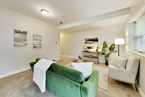 2927 North Gresham Avenue Chicago IL 60618