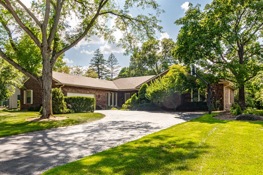 31 Fox Trail Lincolnshire IL 60069