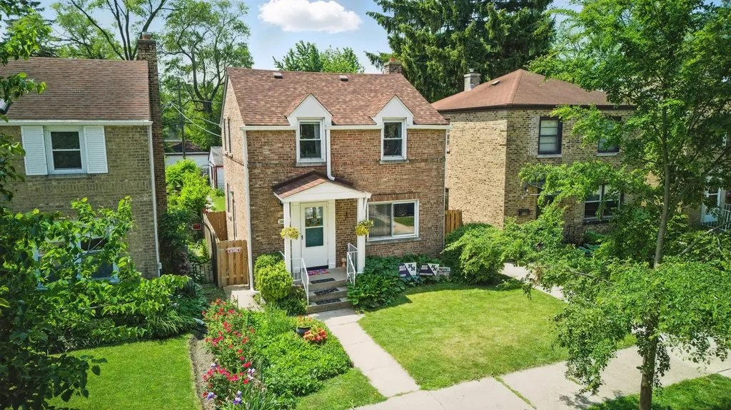 3831 Kirk Street Skokie IL 60076