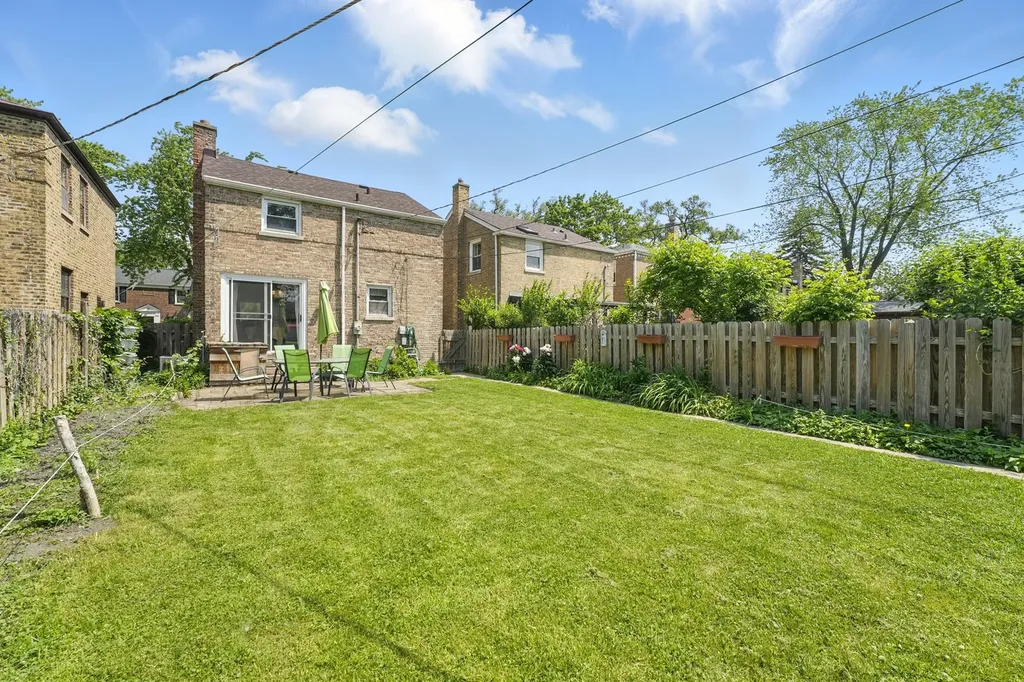3831 Kirk Street Skokie IL 60076