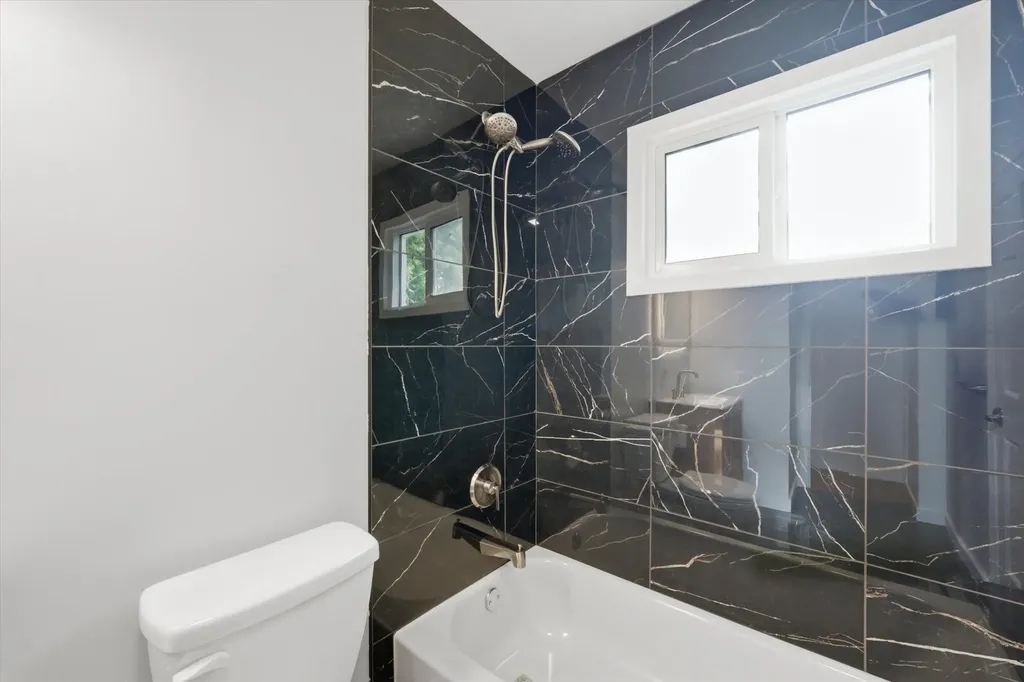 212 Kenilworth Drive Bolingbrook IL 60440