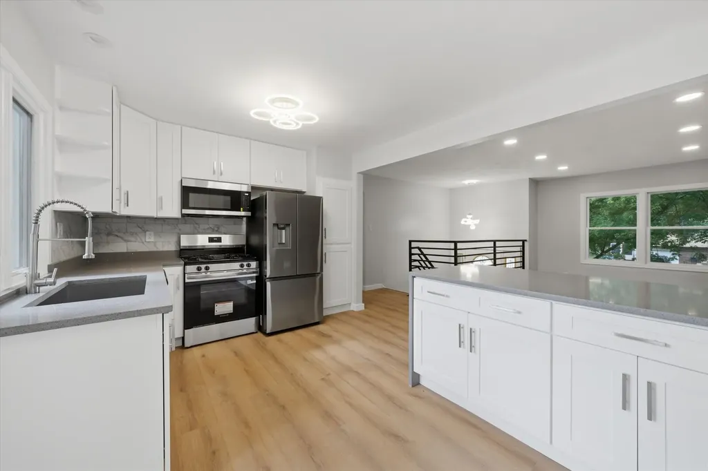212 Kenilworth Drive Bolingbrook IL 60440