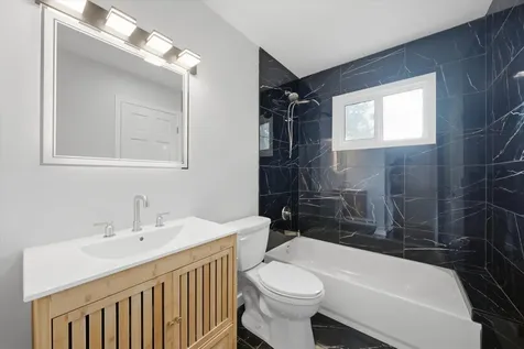 212 Kenilworth Drive Bolingbrook IL 60440