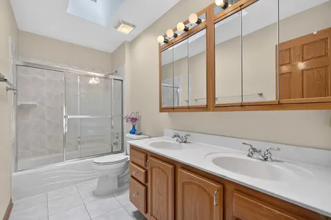 1605 Myrtle Park Street Roselle IL 60172