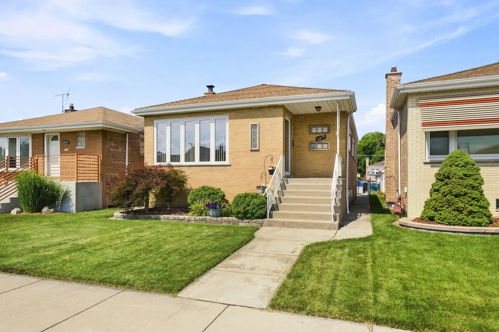 6010 South Mobile Avenue Chicago IL 60638