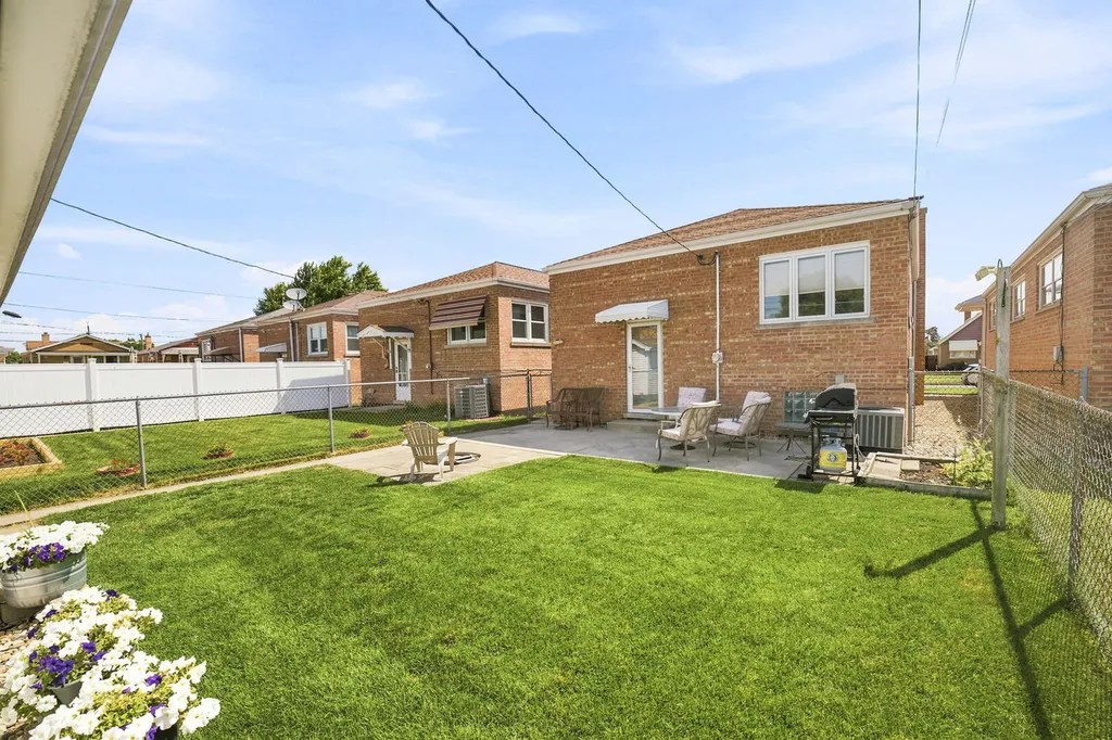 6010 South Mobile Avenue Chicago IL 60638