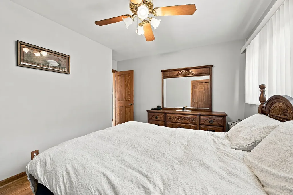 6010 South Mobile Avenue Chicago IL 60638