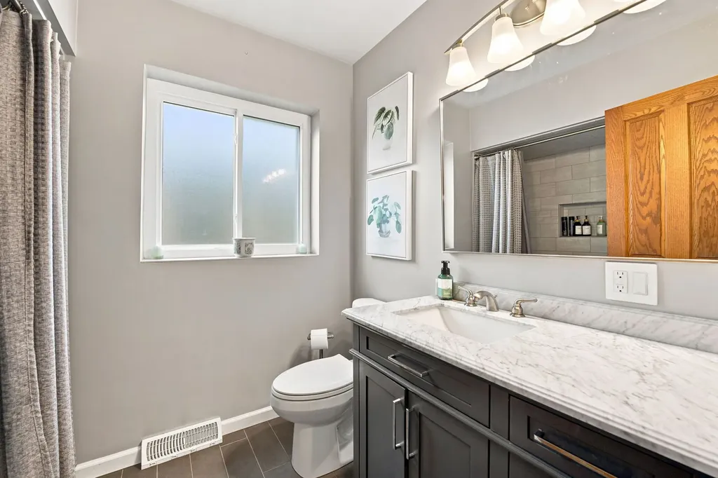 6010 South Mobile Avenue Chicago IL 60638