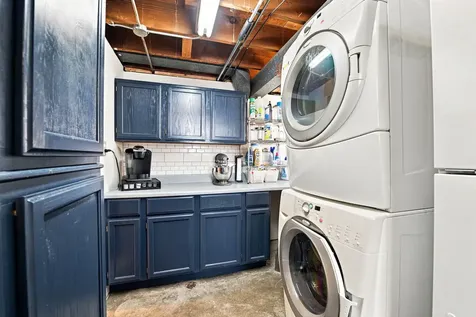 6010 South Mobile Avenue Chicago IL 60638