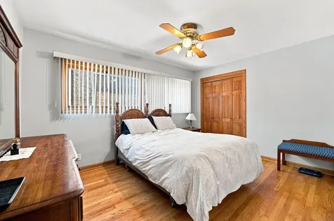 6010 South Mobile Avenue Chicago IL 60638