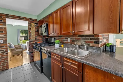 727 Skyline Drive Barrington IL 60010