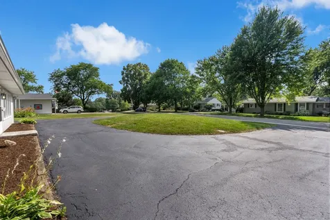 727 Skyline Drive Barrington IL 60010