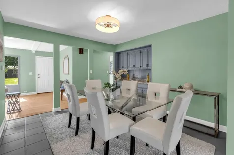 727 Skyline Drive Barrington IL 60010