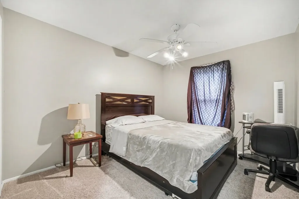 532 Carlyle Lane Bolingbrook IL 60440