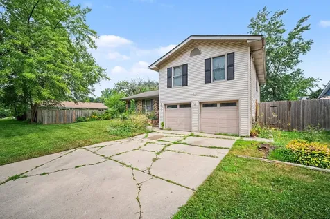 532 Carlyle Lane Bolingbrook IL 60440