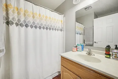532 Carlyle Lane Bolingbrook IL 60440