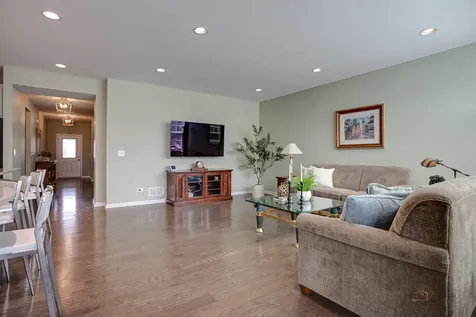 35 Pacific Avenue Hawthorn Woods IL 60047