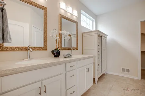 35 Pacific Avenue Hawthorn Woods IL 60047