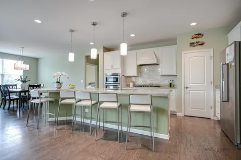 35 Pacific Avenue Hawthorn Woods IL 60047
