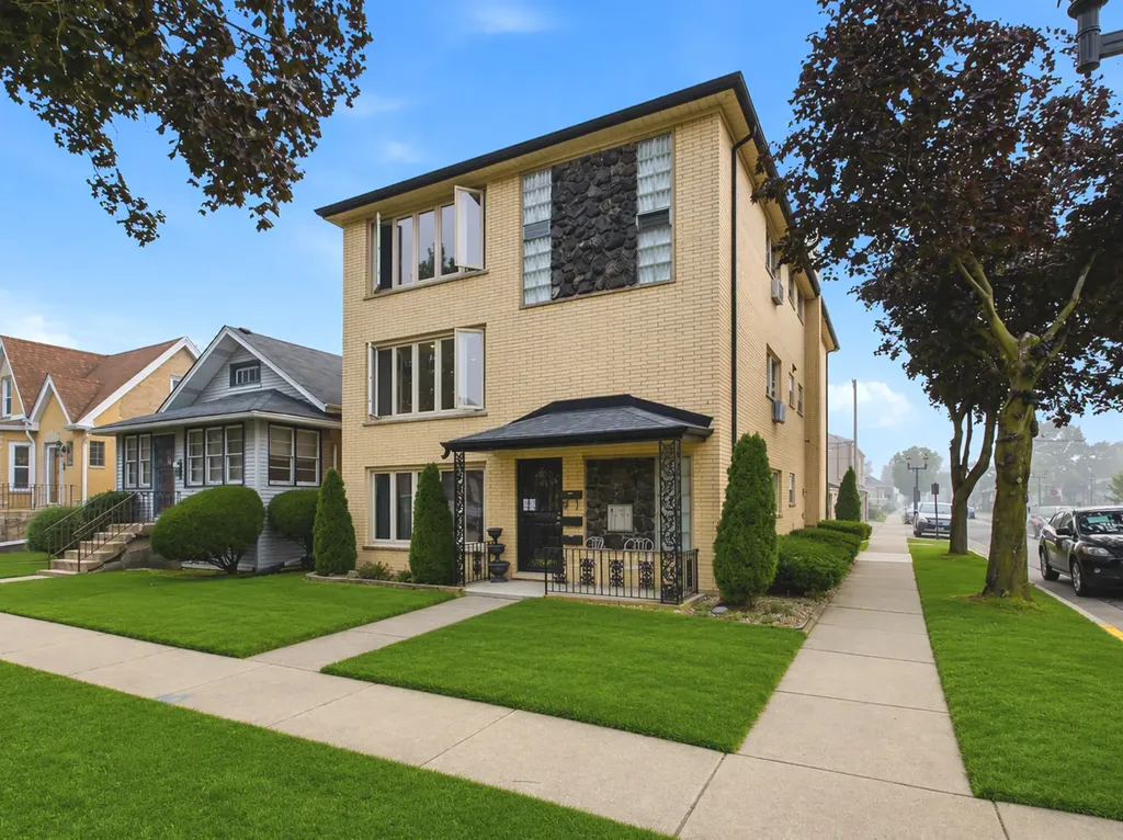 2746 North 75th Court Elmwood Park IL 60707