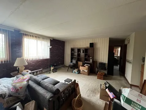 5011 Valley Lane Streamwood IL 60107