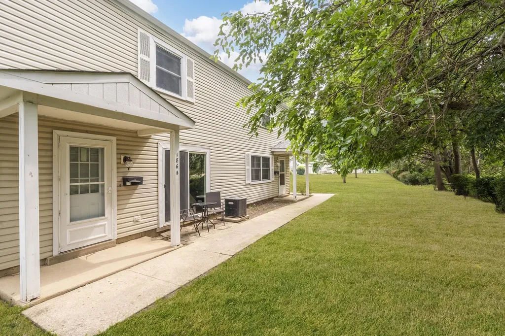 186 Judith Court Bartlett IL 60103