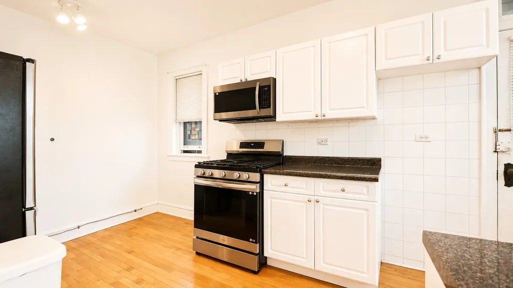 2208 West Winnemac Avenue Chicago IL 60625