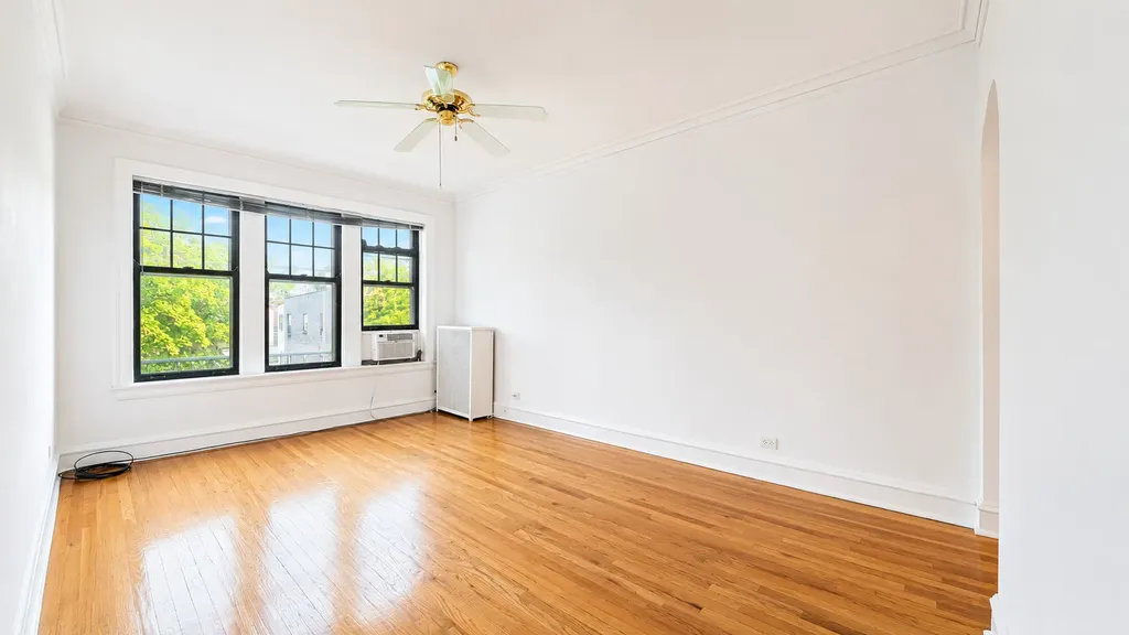 2208 West Winnemac Avenue Chicago IL 60625