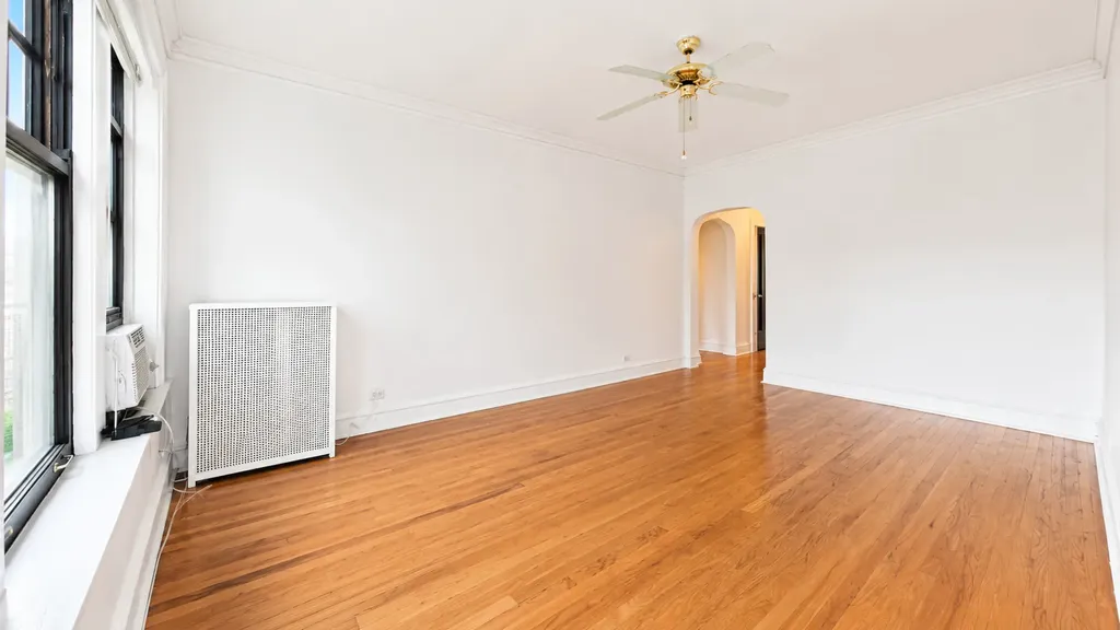2208 West Winnemac Avenue Chicago IL 60625