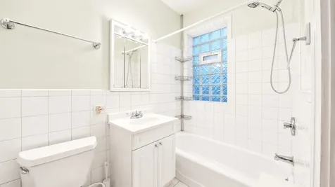 2208 West Winnemac Avenue Chicago IL 60625