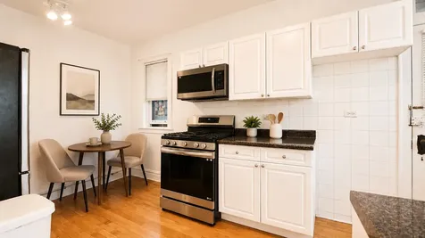 2208 West Winnemac Avenue Chicago IL 60625