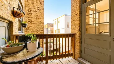 2208 West Winnemac Avenue Chicago IL 60625