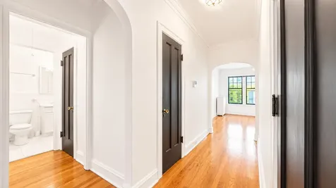 2208 West Winnemac Avenue Chicago IL 60625