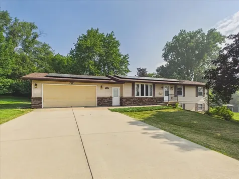 1114 West Lynwood Court Freeport IL 61032