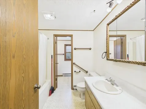 1114 West Lynwood Court Freeport IL 61032