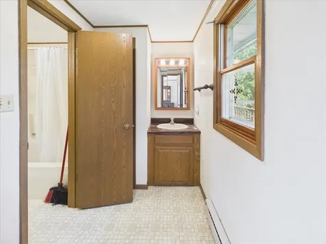 1114 West Lynwood Court Freeport IL 61032
